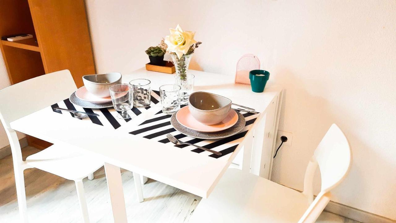 Lovely Center Apartments - Sunny Balcony Alfalfa セビリア エクステリア 写真